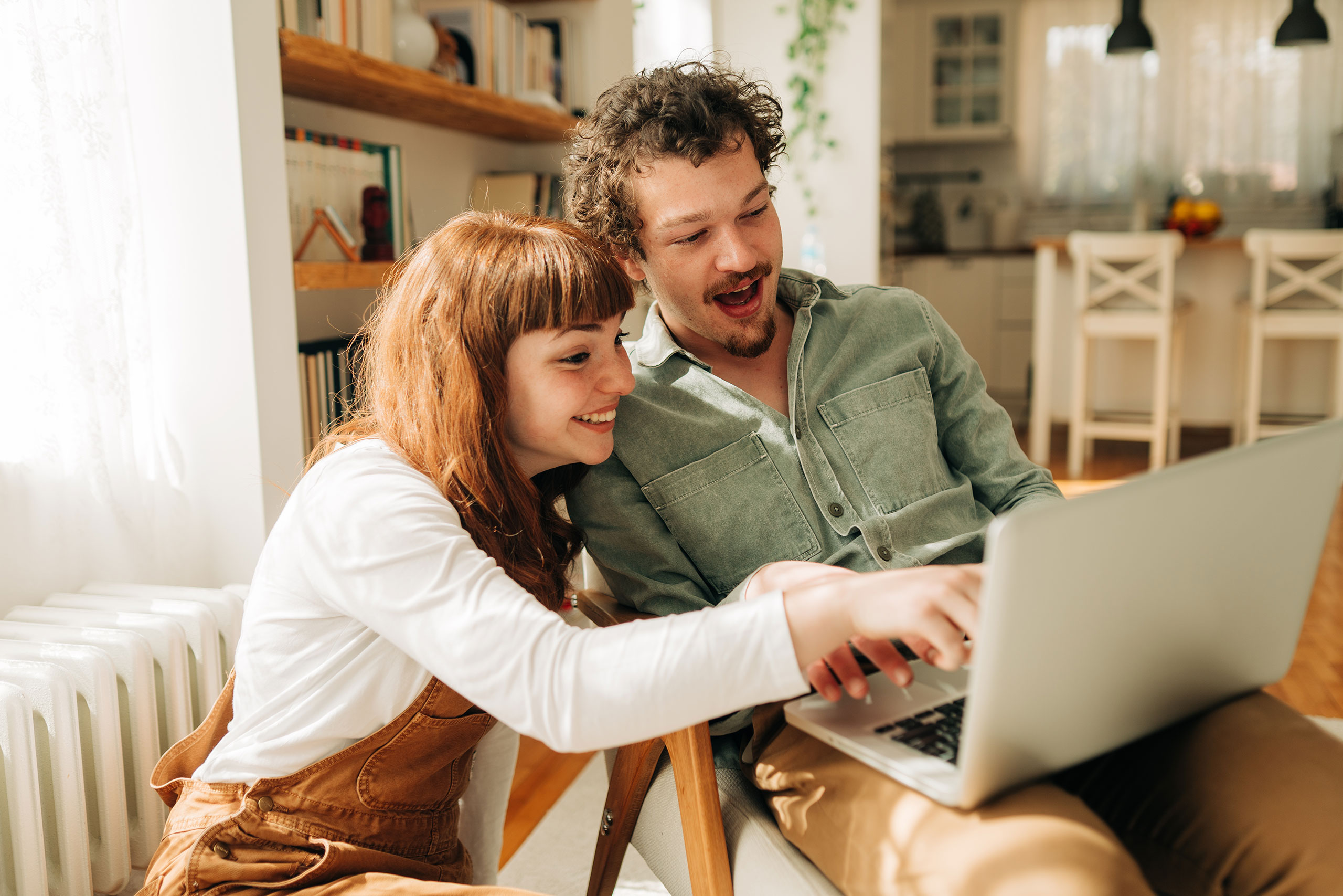 couple-looking-at-townhomes-online